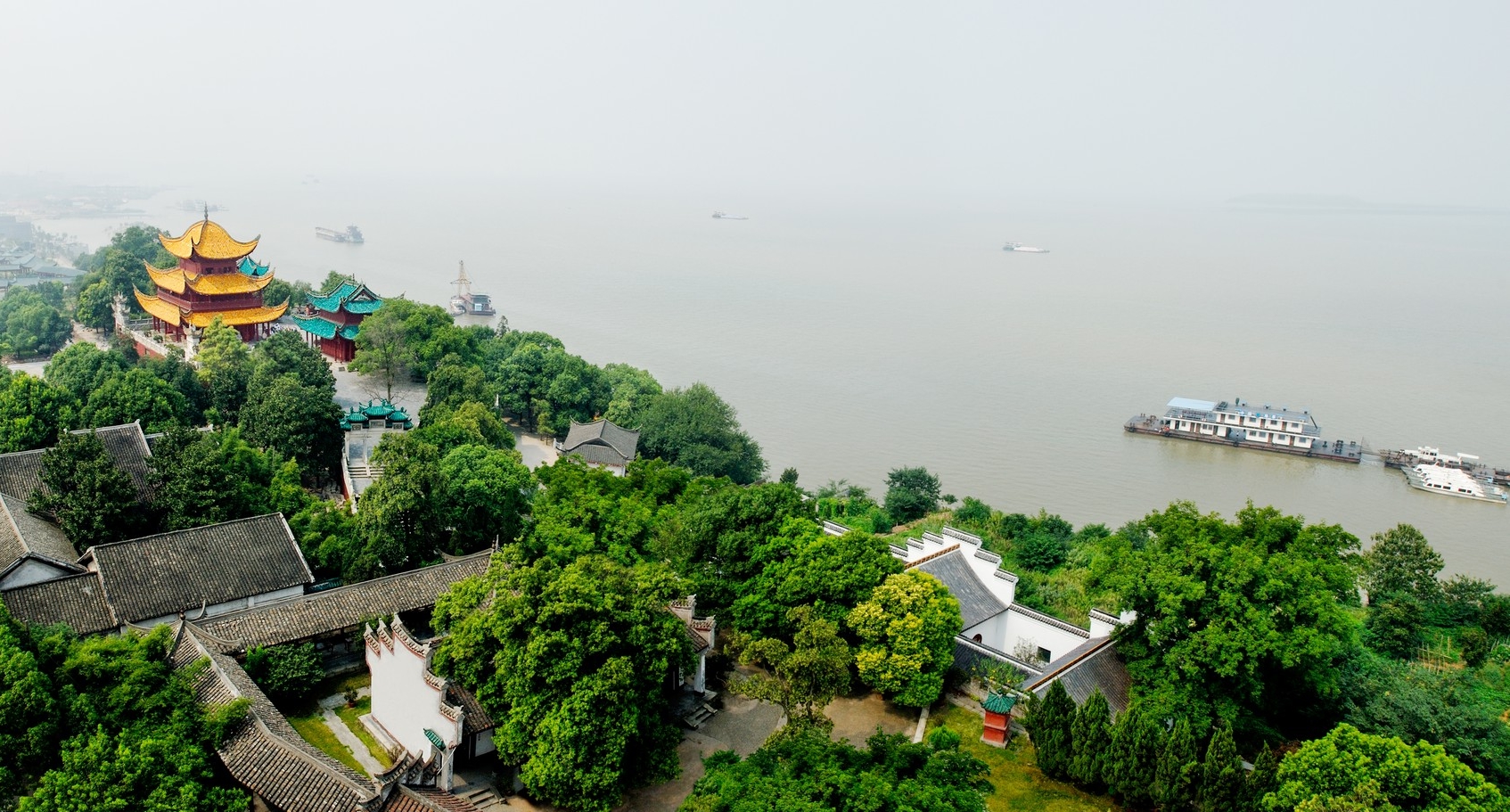 %e5%b2%b3%e9%99%bd%e6%a8%93